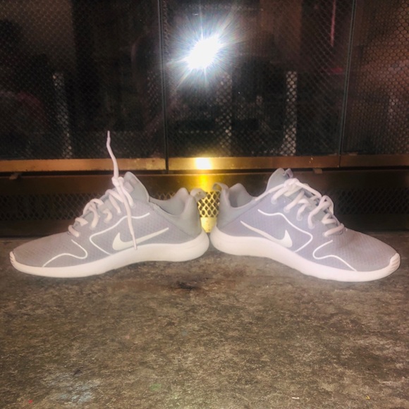 🏃🏼‍♀️Running Sneakers/big girls - Picture 2 of 7